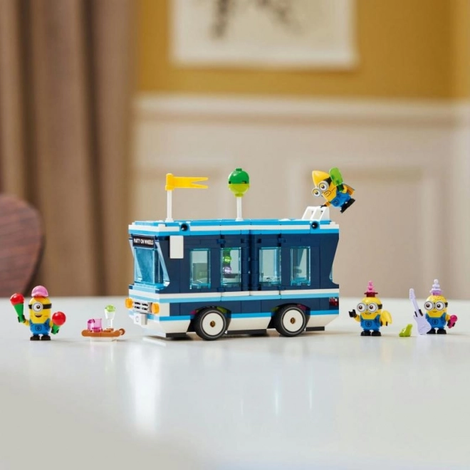 autobuzul de petrecere al minionilor LEGO