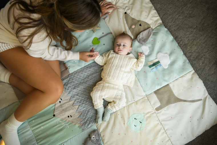 Spațiu mare și moale pentru joacă 120 × 160 cm