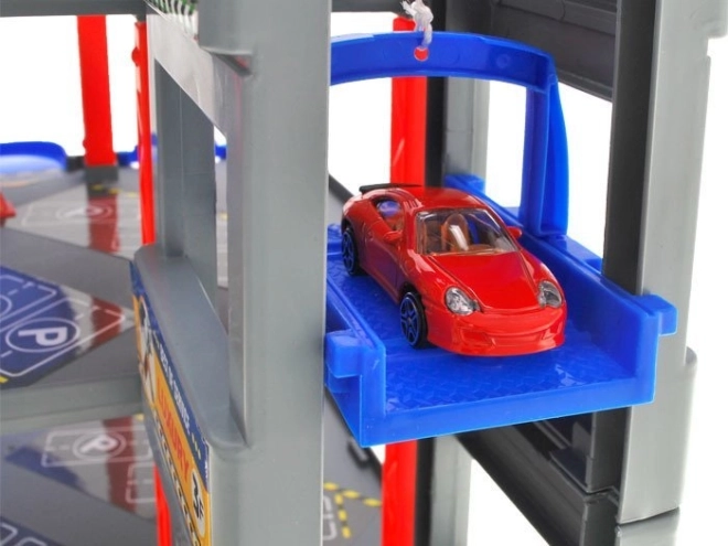 Lift și rampe spiralate pentru curse pline de acțiune