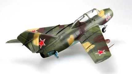 Model plastic MiG-15UTI Midget