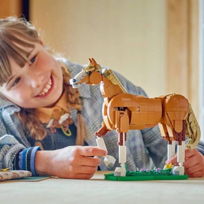Set creativ LEGO Creator Cal frumos