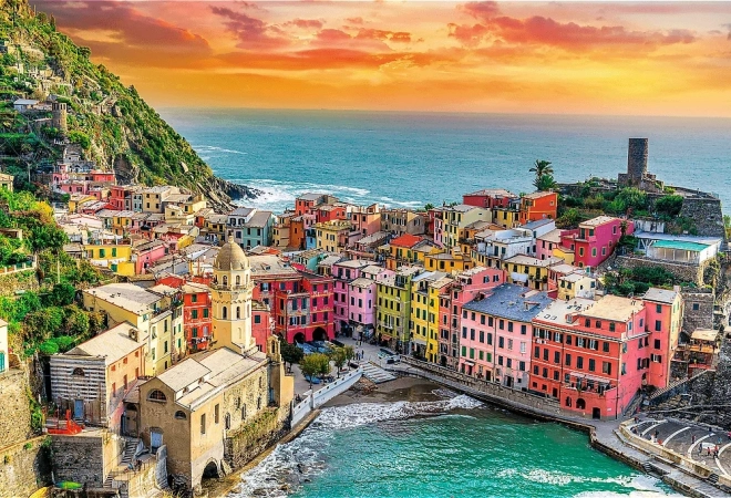 Puzzle TREFL Apus romantic: Vernazza, Liguria, Italia 1500 piese