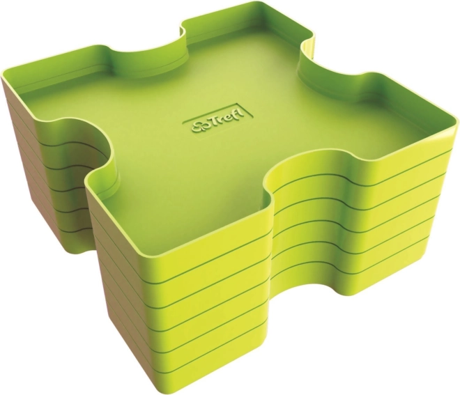 Trior în formă de puzzle