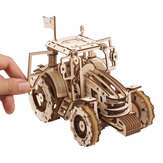 Puzzle mecanic 3D din lemn Tractor Ugears