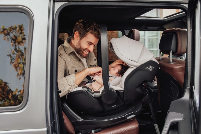Scaun auto pentru copii comod și sigur Baby-Safe Pro, Soft Taupe