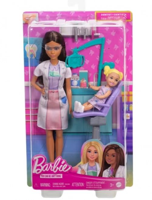 Barbie dentistă cu pacient cu păr închis la culoare
