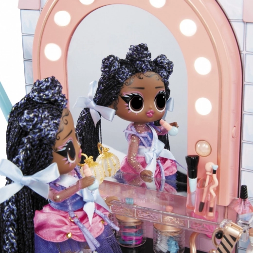 Salon de coafură cu oglindă luminată