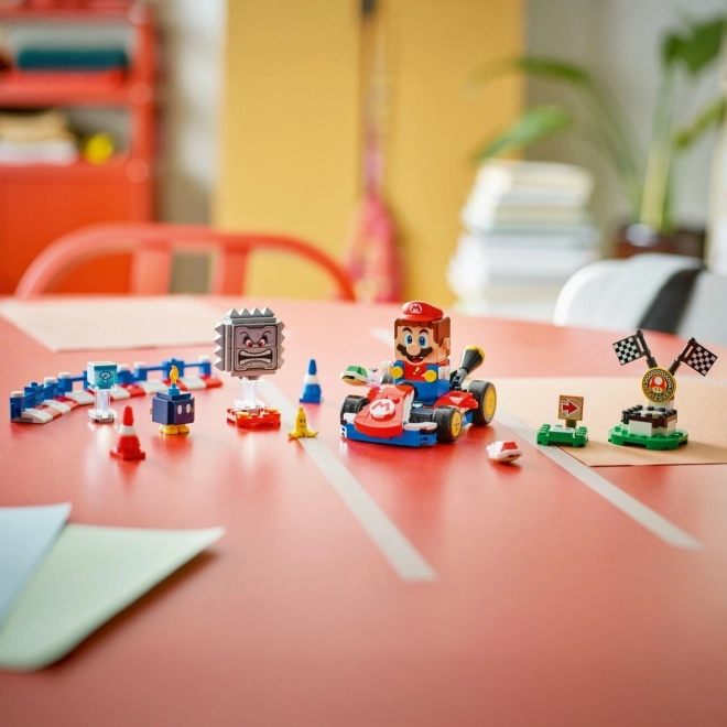 LEGO Super Mario Mario Kart - Figurină interactivă și Kart Standard