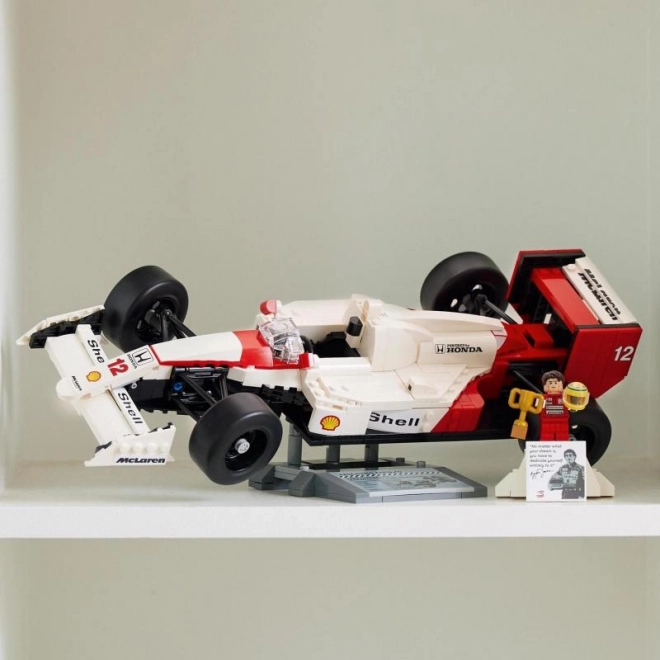 Set LEGO Icons McLaren MP4/4 și Ayrton Senna