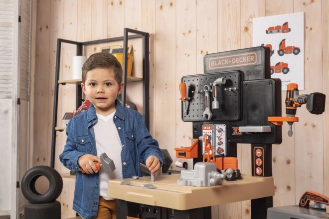 Megaatelier Smoby Black & Decker pentru micii meșteri