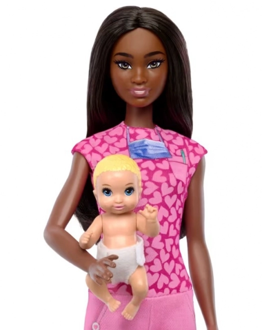 Păpușa Barbie Doctor Pediatru cu păr brunet