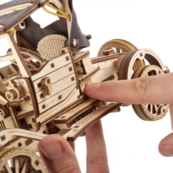 Puzzle mecanic din lemn Ugears Mașină Istorică