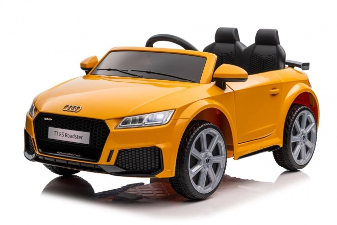 mașină electrică Audi TT RS galben