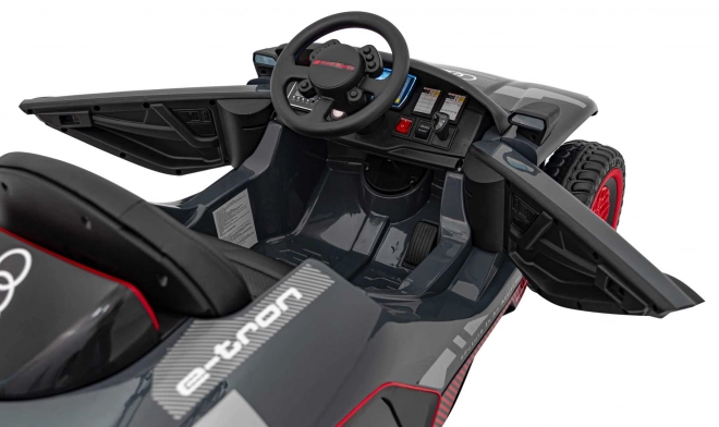 Audi RSQ E-TRON vehicul Gri