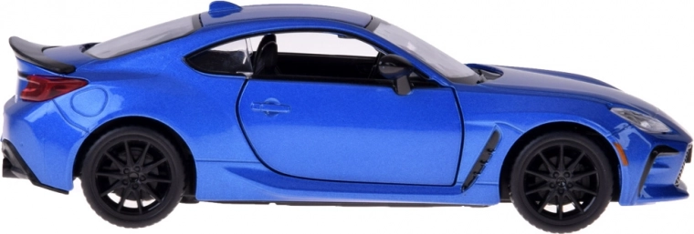 Caroserie metalică și roți din cauciuc