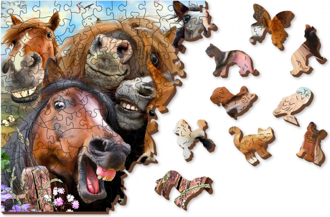 Puzzle din lemn cu cai peste tot