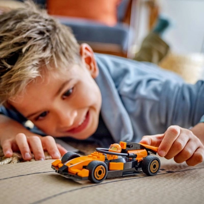 Lego City pilot și mașină de curse McLaren