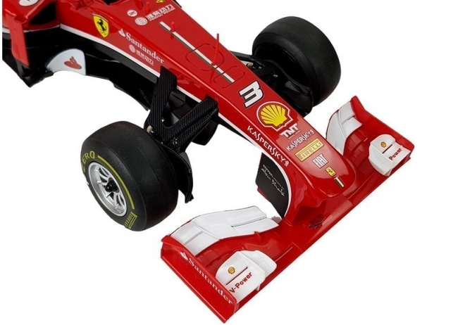 Mașina de curse Ferrari F138 Formula 1 roșie