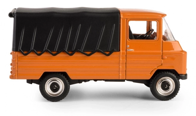 Vehicul clasic polonez Żuk maro
