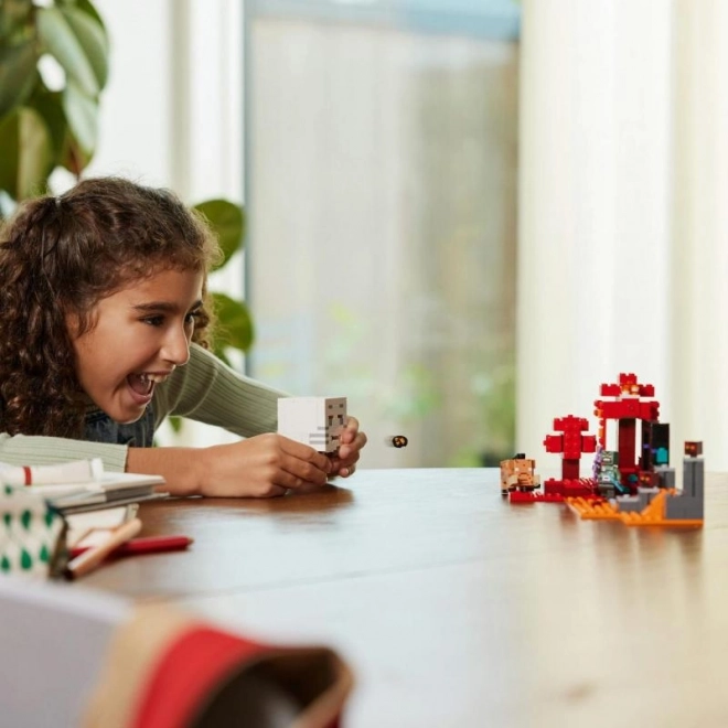 LEGO Minecraft Provocarea Portalului către Nether