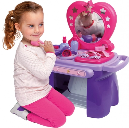 Accesorii bogate pentru joc realist