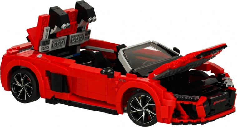 Capotă care se deschide și elemente mobile