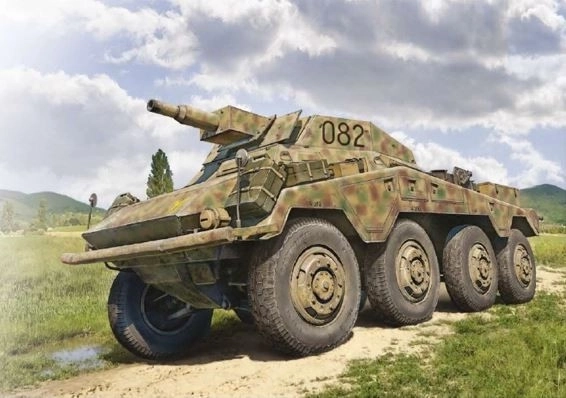 Model din plastic al vehiculului Sd.Kfz. 234/3 la scară 1:35