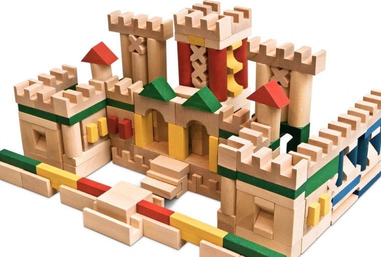 210 piese în 4 culori pentru joacă fără limite