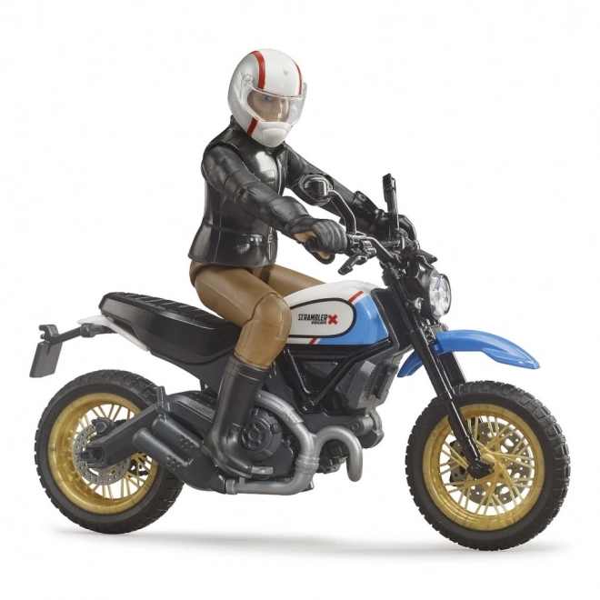 Motocicletă Scrambler Ducati Cafe Racer cu figurina de pilot