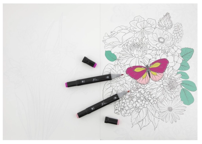 Motive florale detaliate