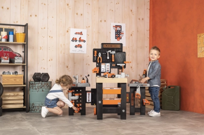 Megaatelier Smoby Black & Decker pentru micii meșteri