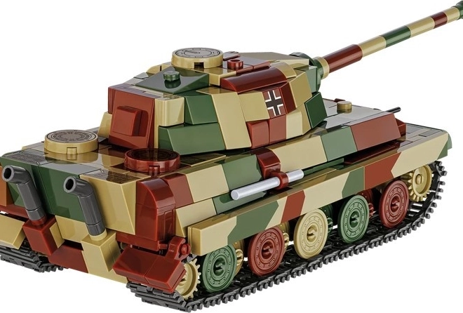 Model tancului Tiger II Königstiger din piese de plastic