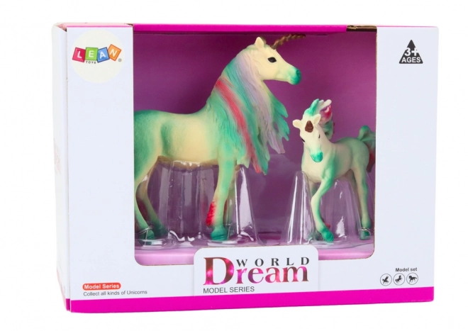 figurine unicorn verde și pui