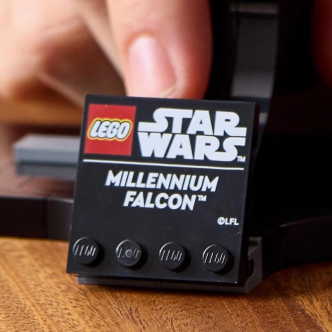 Model colectibil LEGO Star Wars Sokół Millennium