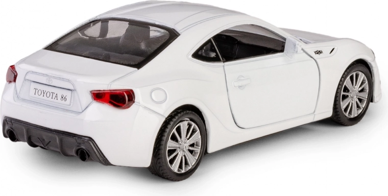 Caroserie metalică și anvelope din cauciuc