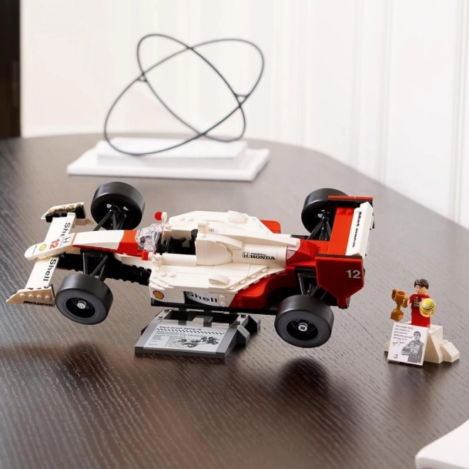 Set LEGO Icons McLaren MP4/4 și Ayrton Senna