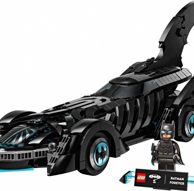 Batmobil iconic pentru aventuri de supereroi