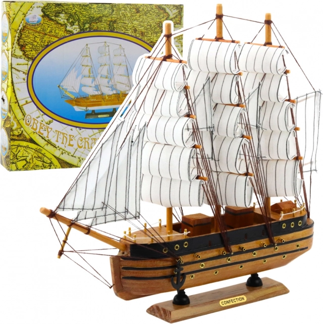 Model decorativ de velier istoric cu trei catarge alb 39x36cm