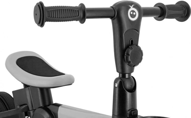 Crește odată cu copilul datorită șeii reglabile