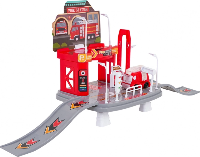 Stație de pompieri pe două niveluri cu lift și rampe