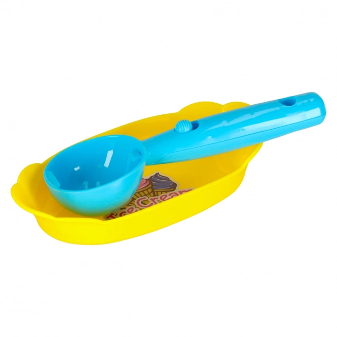 Coș de picnic cu deserturi
