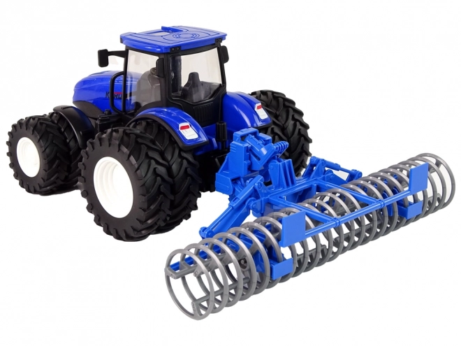 Tractor albastru cu telecomandă și disc metalic 1:24