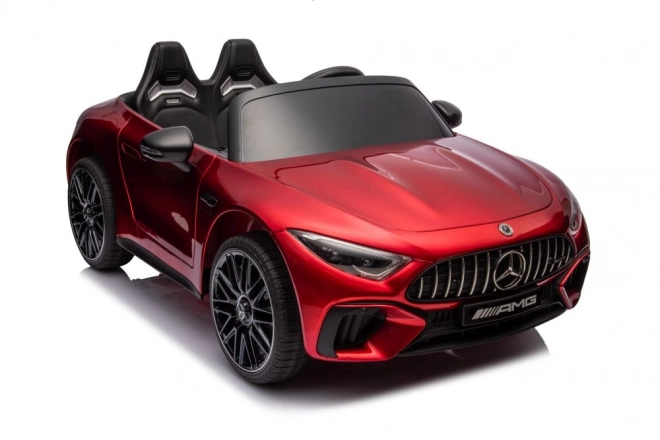 Mercedes AMG SL63 mașină roșie vopsită pe baterie