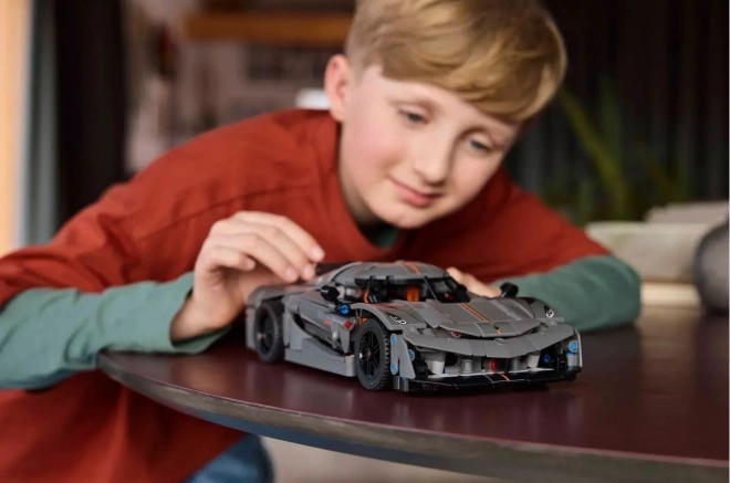 Lego Technic mașina Koenigsegg Jesko