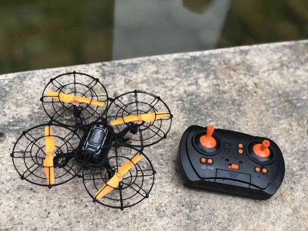 Control sigur cu apărători pentru elice și LED
