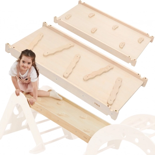 Două suprafețe de joacă într-una