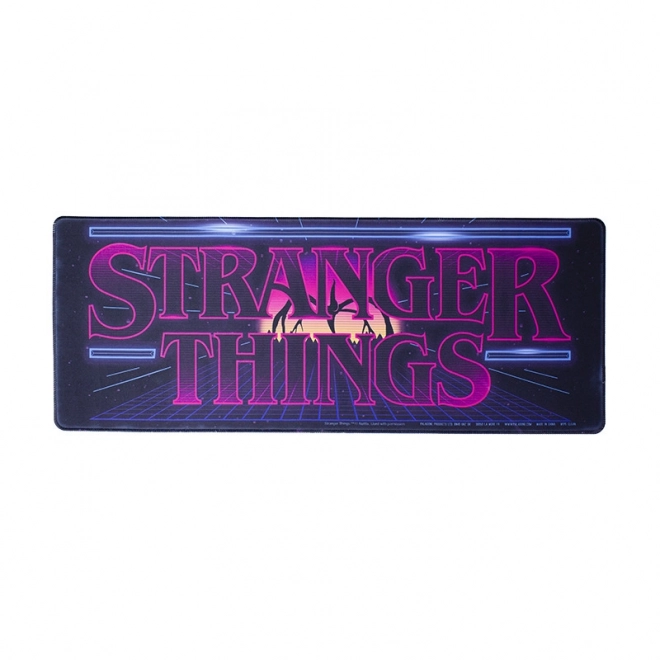 Covoraș de joc Stranger Things Arcade Logo