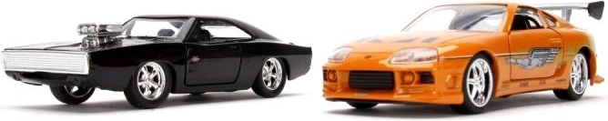 Caroserie metalică, anvelope din cauciuc