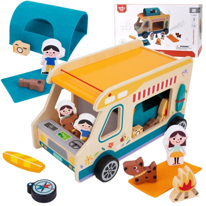 Camper de lemn cu accesorii Tooky Toy