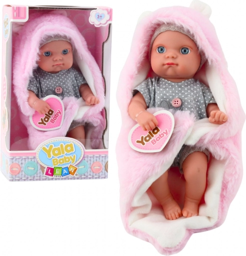 Păpușă textilă bebeluș în pijama gri cu păturică roz cu urechiușe de iepuraș 23 cm